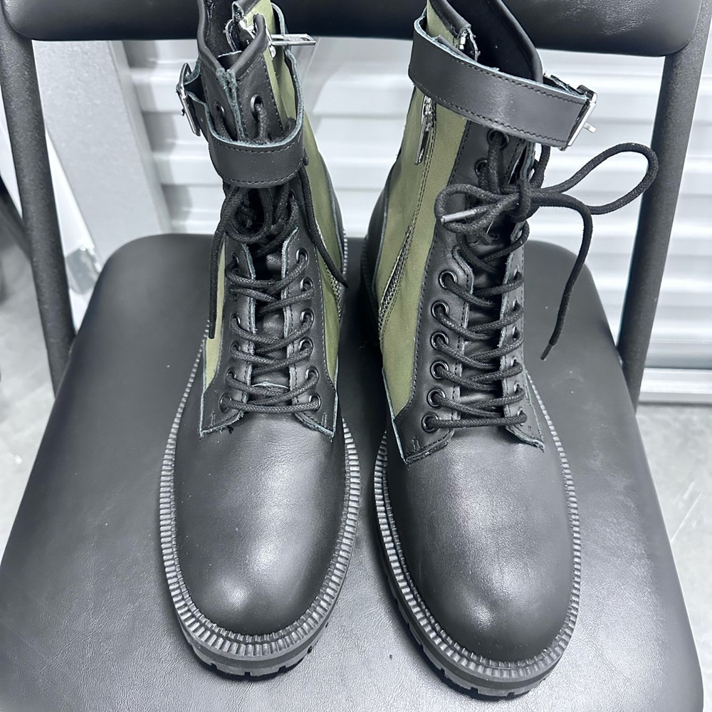 NWOT Urban Outfitters Black and Green Lace Up Boots